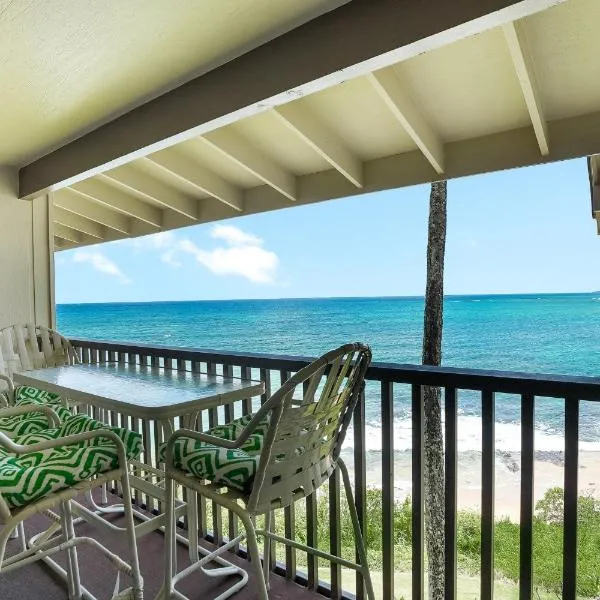 Stunning Oceanfront View Top Floor Condo at Wailua Bay View, hotel in Kapaa