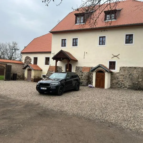 Penzion Tvrz, hotel v Mostě