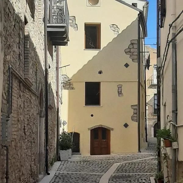 La farfalla del vicolo, hotel v destinaci Larino