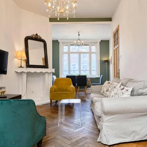 Beautiful 1900 house full equipped, 4bdrm+ garden!, hotel v destinaci Lambersart