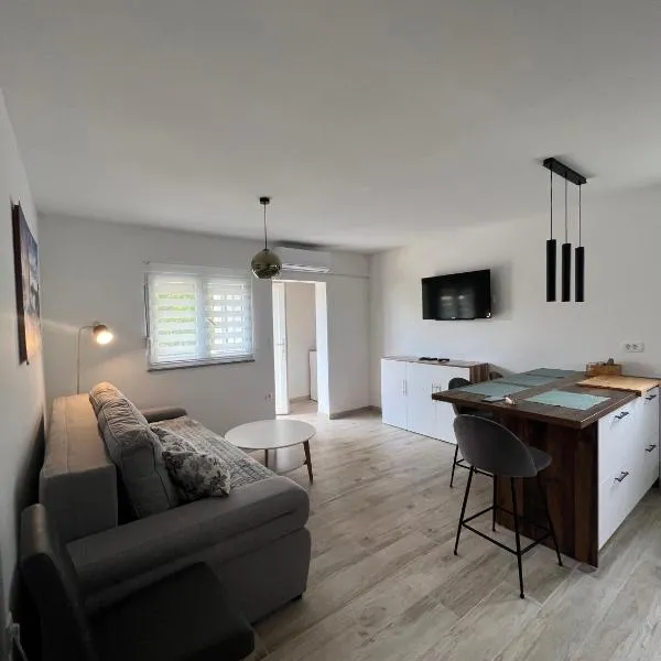 Apartment Jugo, hotel in Krk