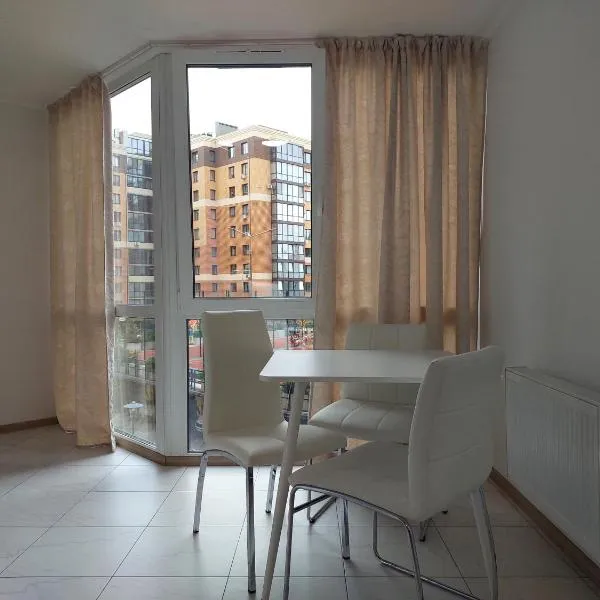 Апартаменти Класик у ЖК Яровиця, hotel in Luts'k