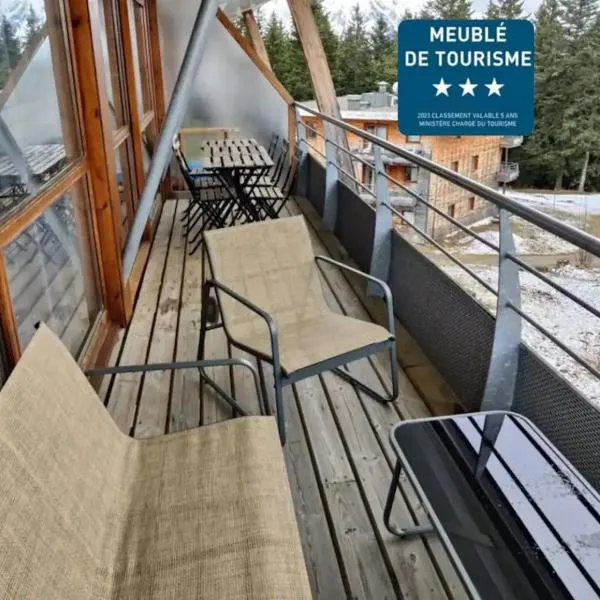 Appartement 3 étoiles au pied des pistes avec balcon été – hotel w mieście Chamrousse