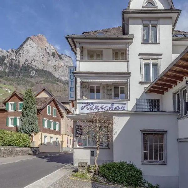 Hirschen Backpacker-Hotel & Pub, hotel v destinaci Schwyz