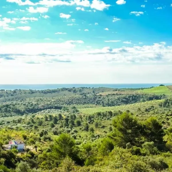 The Dutch Caravan at WildSpirit Eco Farm, hotel v destinaci Villanueva de Alcolea