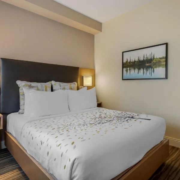 Best Western Plus Sawridge Suites, hotel em Fort McMurray