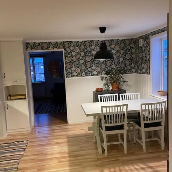 Egen lägenhet på Södermalm nära centrum, hotel v destinaci Sundsvall