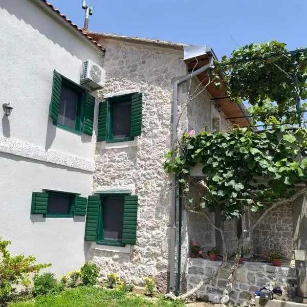 Rustic Stone House, hotel v destinaci Bar