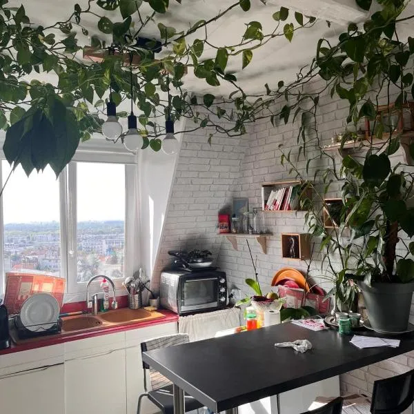 Beau studio à Fontenay sous bois, hotel v destinácii Fontenay-sous-Bois