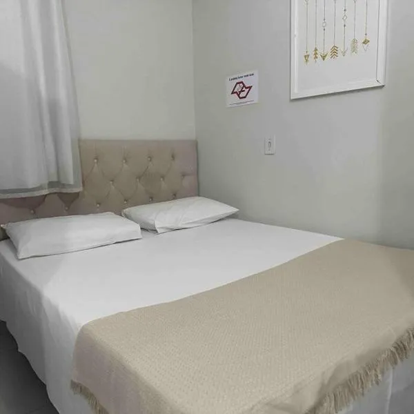 Kitnet 205 no centro com ar condiciona e tv smart, hotel di Montes Claros