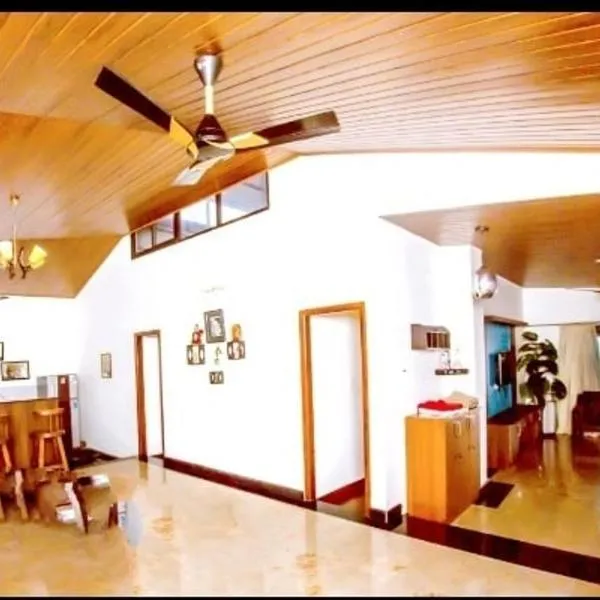Crest wave beach home stay, hotel v destinaci Udupi