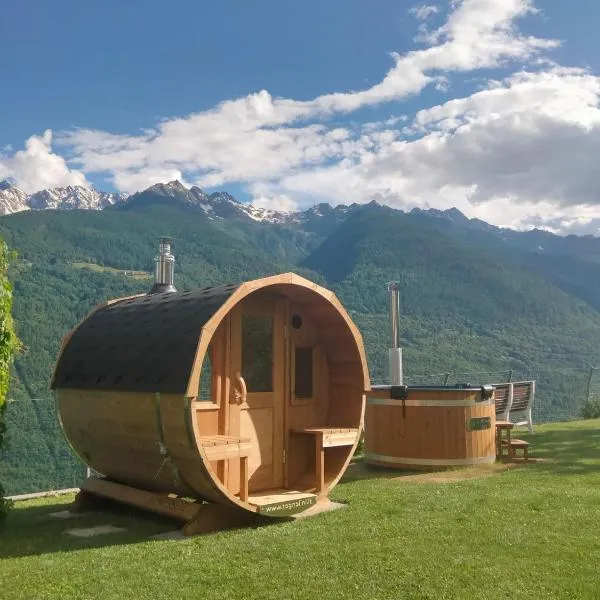Il posto al sole, hotel v destinaci Teglio