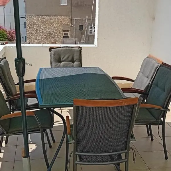 Apartmani Alaga A, hotel v Tribunju