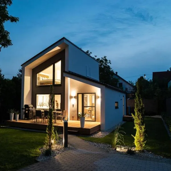 Icon of Balaton, hotel v destinaci Balatonkenese