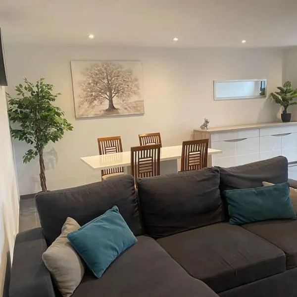 Appartement neuf dans villa, hotel v destinaci Aiglun