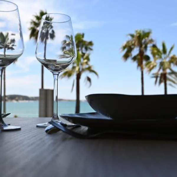 Duplex de charme en bord de mer, hotel in Sanary-sur-Mer