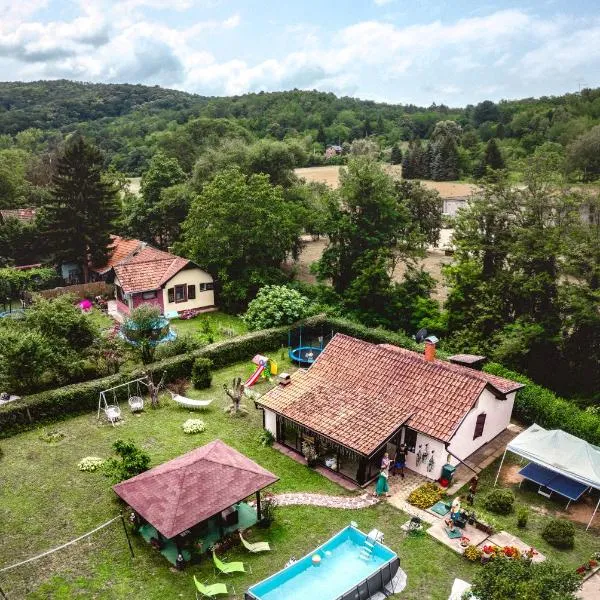 Vikendica Fruškogorski kutak - Fruška Gora, hotel di Čerević