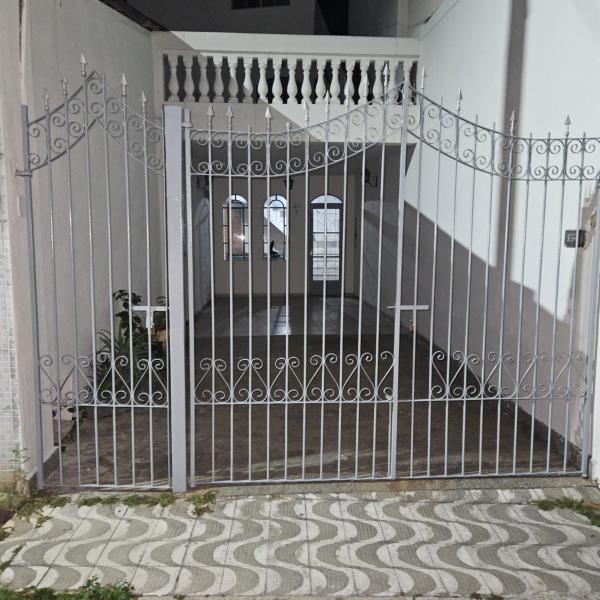 Casa Familiar espaçosa e confortável em Aparecida, com 3 quartos