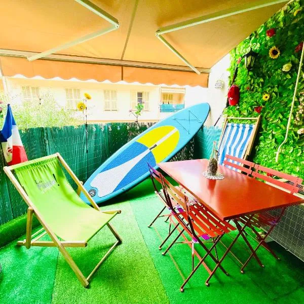studio city center beach side free paddle beautiful terrace, hotell i Nice