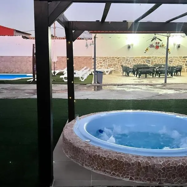 Casa Rural ¨Villa Vivares¨ 3*, hotel in Miajadas