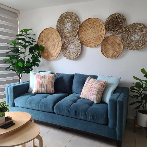 Damaka 6 Guest BeachFront Pool Apt at Isabela, PR, hotel v destinaci Isabela