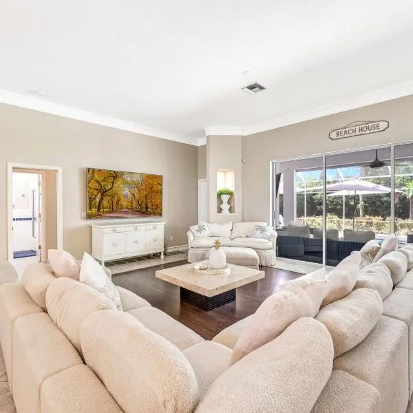Lux Family 3 BR With Pool Villa Walk To Beach and Mercato, hotel v destinaci Naples