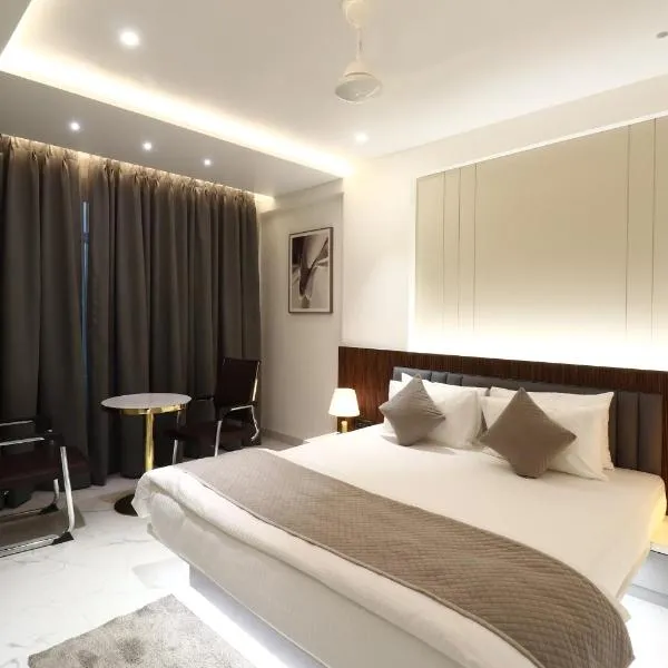 Hotel Lémore Stay & Dine, hotel v destinaci Solapur