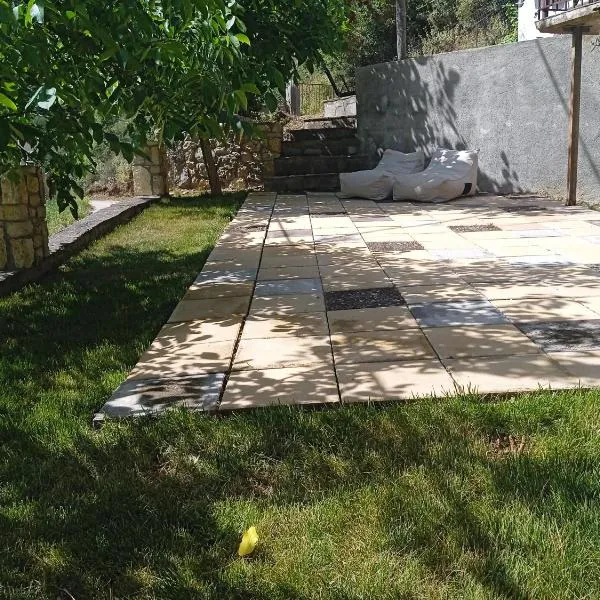 Breakfast & Snacks, 2bedrooms 2bathrooms House, ξενοδοχείο στην Κάτω Ζαχλωρού