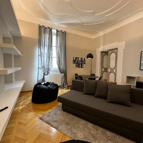 Casa nel Vicolo - Duomo di Osimo e 20 min da Loreto，奧西莫的飯店