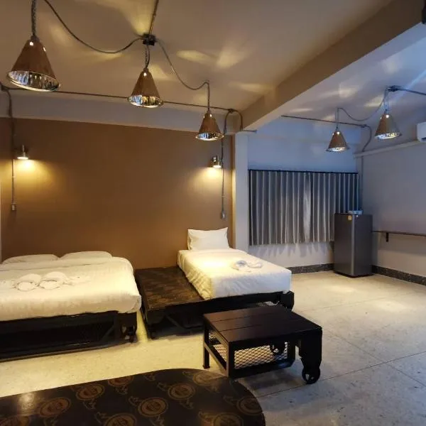 MonkeyArt Hotel&Cafe, hotel in Nakhon Nayok