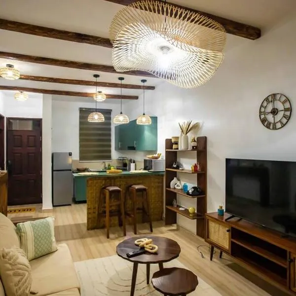 Rustic Haven Lakeside Condo in Entebbe, hotel u gradu Entebe