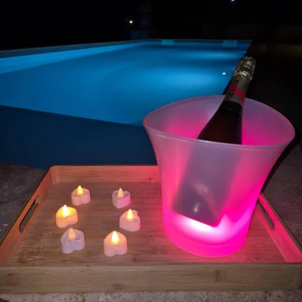 Love Room - Cocon Room - Toulon - Ollioules – hotel w mieście Ollioules