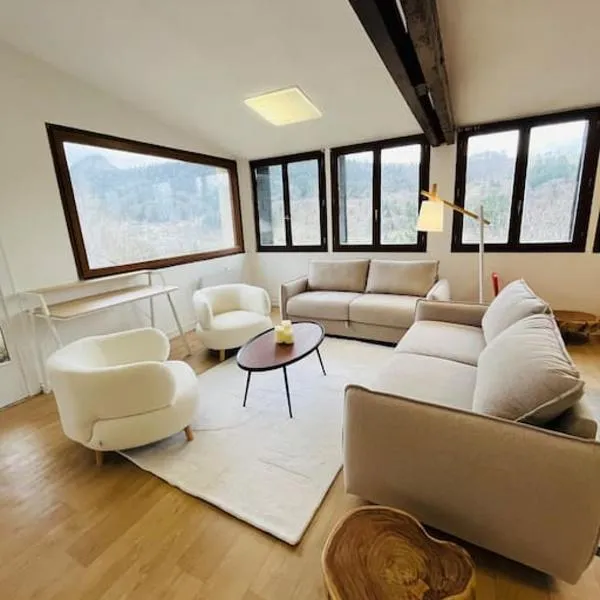 Appartement Le Romy Vue Montagne، فندق في Mont-Dore