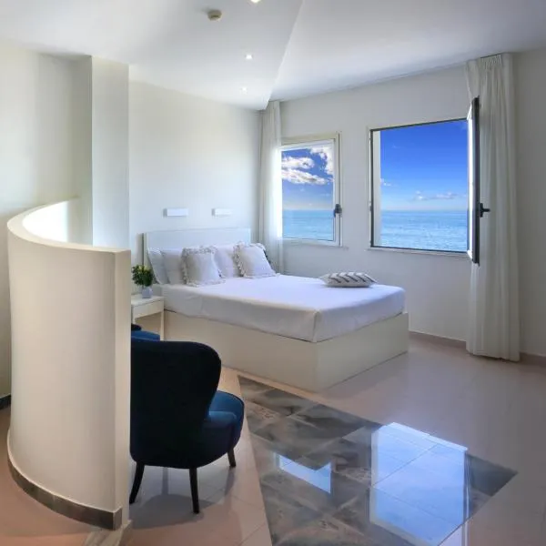 Piccadilly Rooms Restaurant and Beach, hotel v destinácii Santa Maria al Bagno