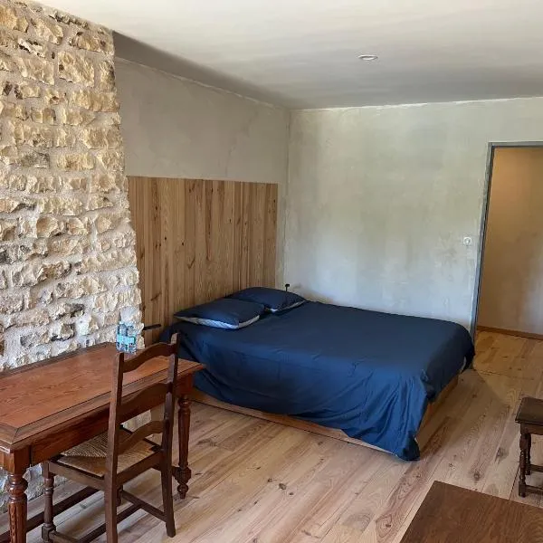 Au point du jour Ch1, hotel v destinaci Récourt-le-Creux