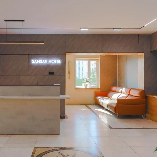 Sansar Hotel, hotel in Erdenet