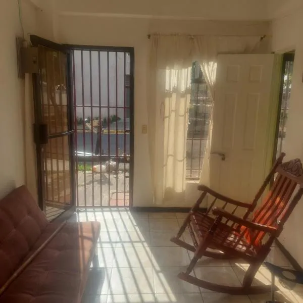 Playa ,sol y arena, hotel i Puntarenas