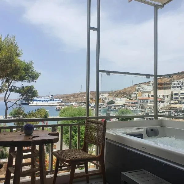 Sapphire Kythnos Suites, hotel in Mérichas