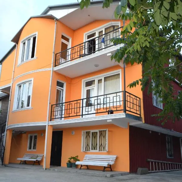 Guest House Our house, hotel u gradu Kobuleti