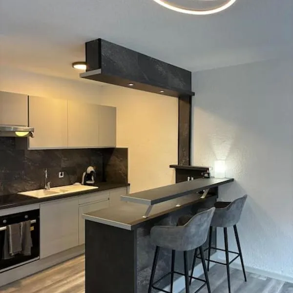 Le Nocturno, hotel v destinaci Cluses