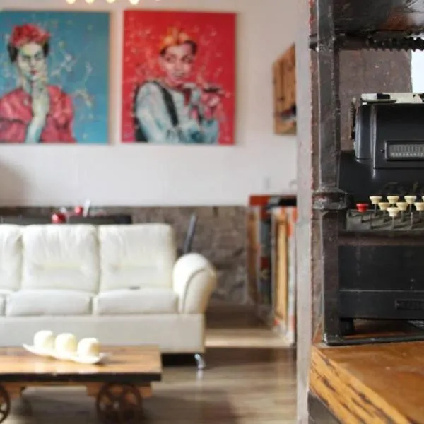 Mexican Loft by LA Casa Cosme in the city center, hotel en San Luis Potosí