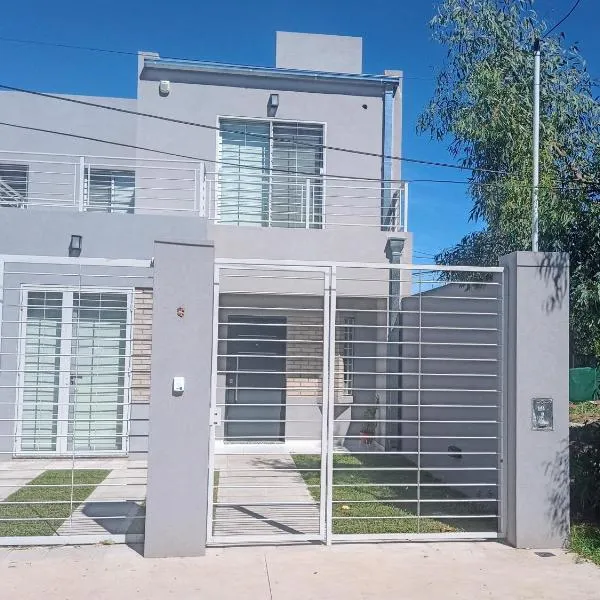 Duplex Victoria, hotel in Luján