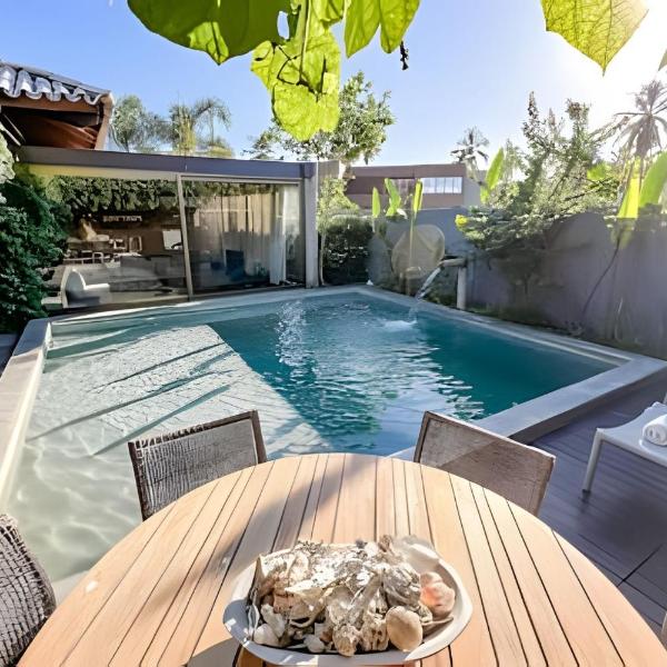 Casa com piscina aquecida, cozinheira, 30m do mar - Foto 4