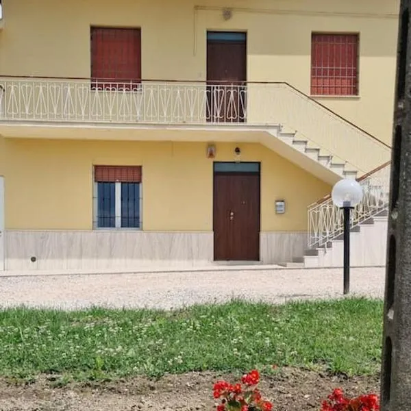 A casa di Vittorio - tra mare e colline, hotel em Montecosaro