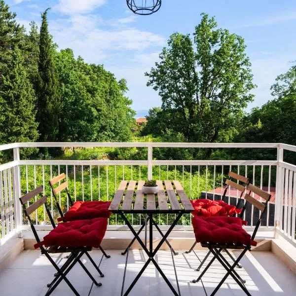 Lumos Residence - Free private parking, hotel v destinaci Matulji