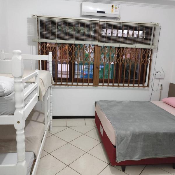 Linda Casa na Praia de Bombas - Foto 2