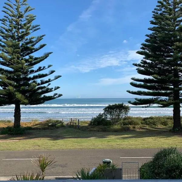 Beach Front Apartment, hotel in Ohope Beach