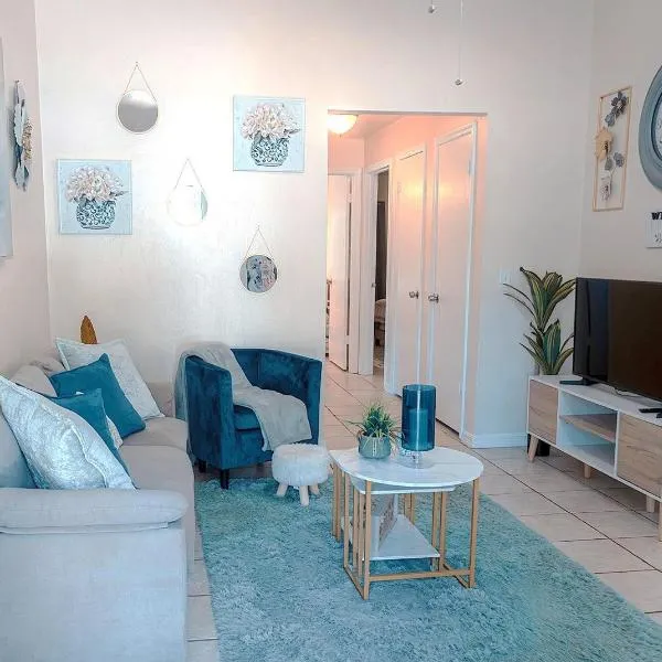 Gainesville Charm- Cozy, Comfortable, Convenient, hotel in Gainesville