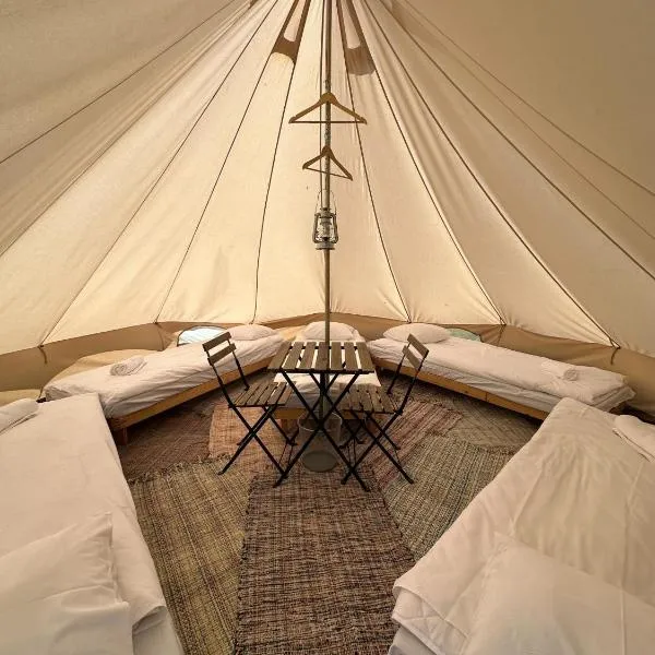 Utoopia Glämping Viscosas, hotel v destinaci Kõrgessaare
