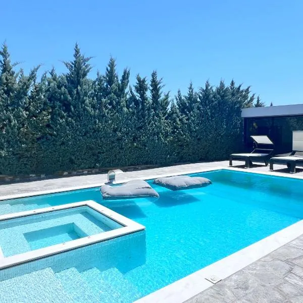 아나비소스에 위치한 호텔 Olivujoj Villajoj - Deluxe Villa with Detached Pool House